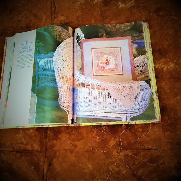 Holidays In Cross Stitch 1990 Vanessa-Ann Collecti - Picture 8 of 16